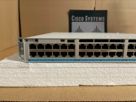 C9300-48UXM-A 9300 48 θύρες Network Advantage switch cisco 48 θύρες gigabit Ethernet switch Cisco