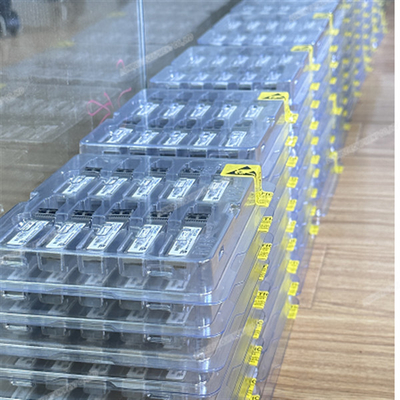 Φινισάρ FTLF8536P4BCL 25.78Gb/s Σύντομο μήκος κύματος SFP+ 850nm Οπτικός δέκτης