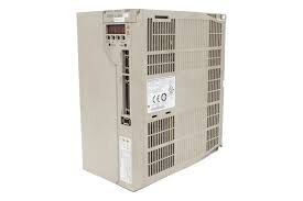 Yaskawa SGDM-50ADA Servo Drive Sigma-II (5kW, 3-Phase 200-230V, 32,8A)