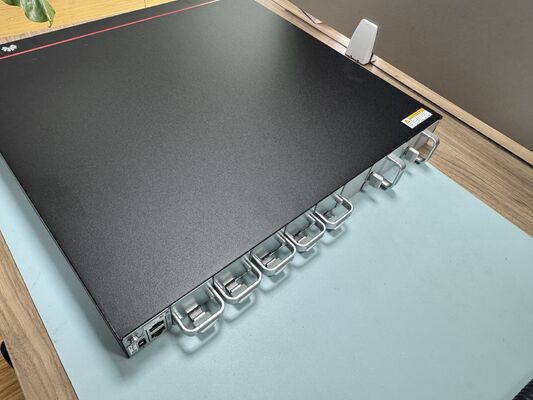 CE8875-24BQ8DQ-B Διακόπτης Κέντρου Δεδομένων, 24×200GE QSFP56, 8×400GE QSFP-DD, 16Tbps, 2400Mpps, Διαχειριζόμενος