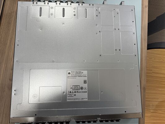 CE8875-24BQ8DQ-B Διακόπτης Κέντρου Δεδομένων, 24×200GE QSFP56, 8×400GE QSFP-DD, 16Tbps, 2400Mpps, Διαχειριζόμενος